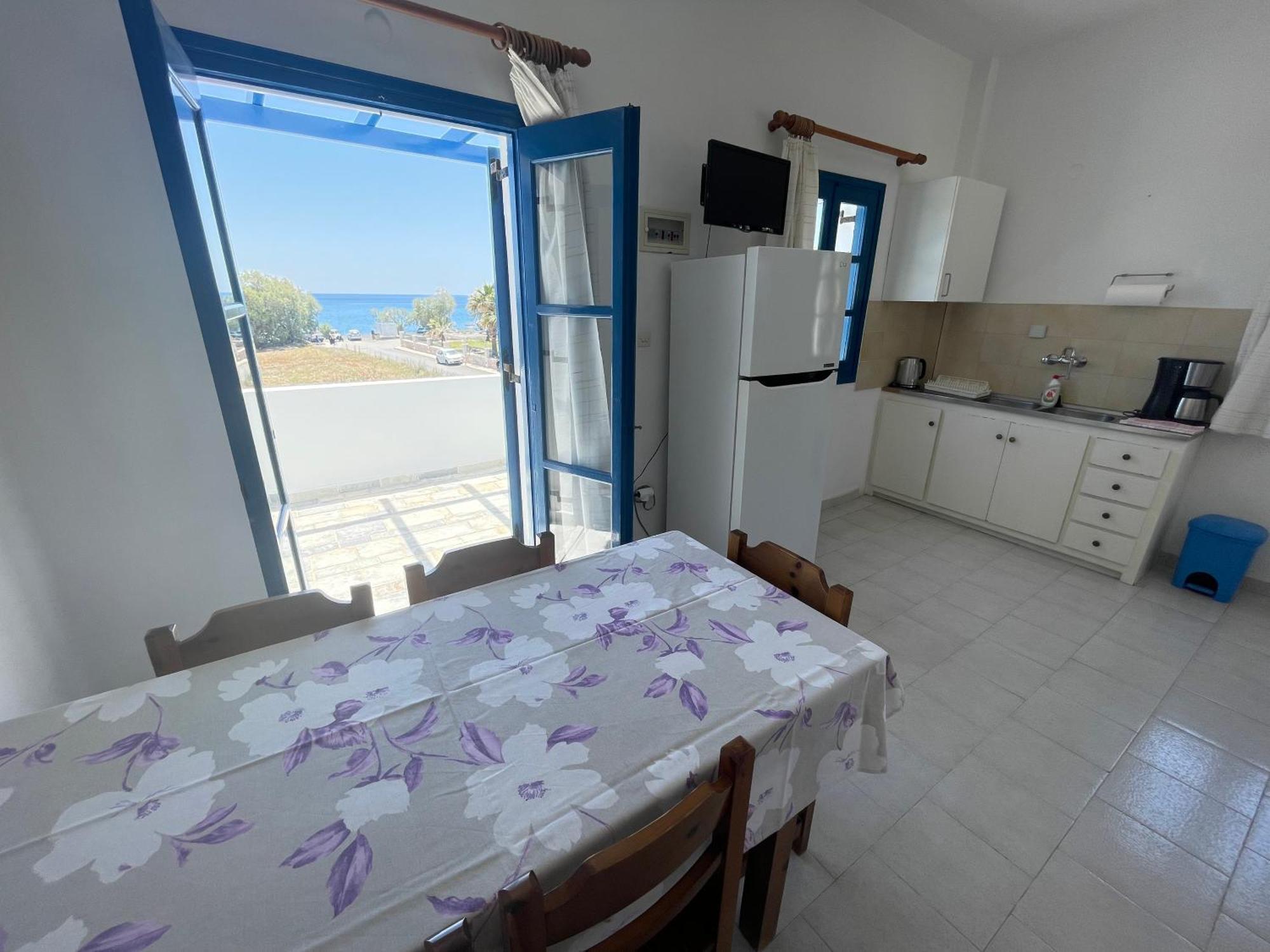Thalassitis Coastal Apartment Perivolos (Santorini)