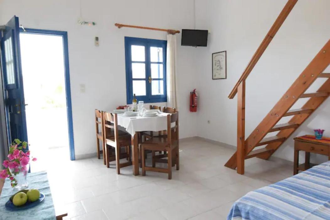 Thalassitis Coastal Perivolos (Santorini)