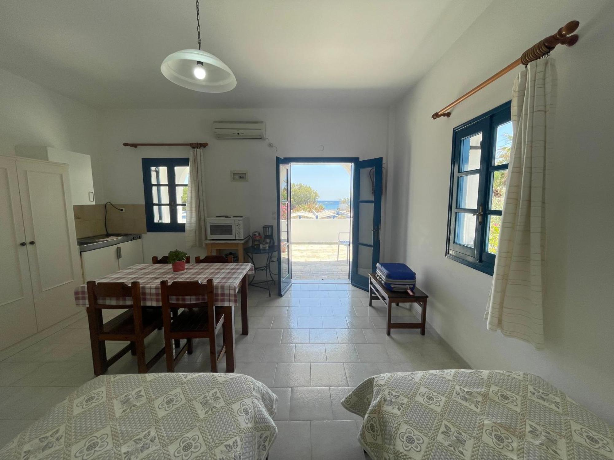 Thalassitis Coastal Apartament Perivolos (Santorini)